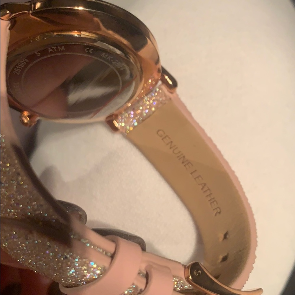 Watch - Picture 3 of 4
